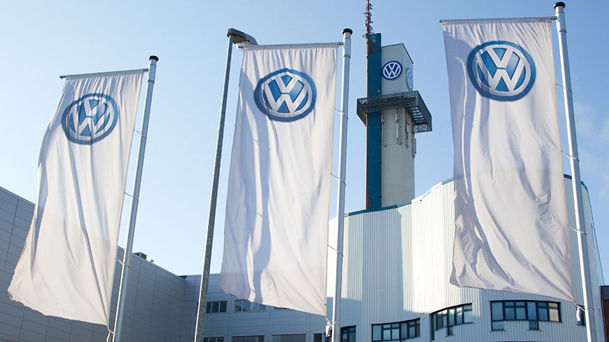 VW geht mit einer ergänzenden Betriebsvereinbarung gegen rechtsextremistische Mitarbeiter im eigenen Unternehmen vor.