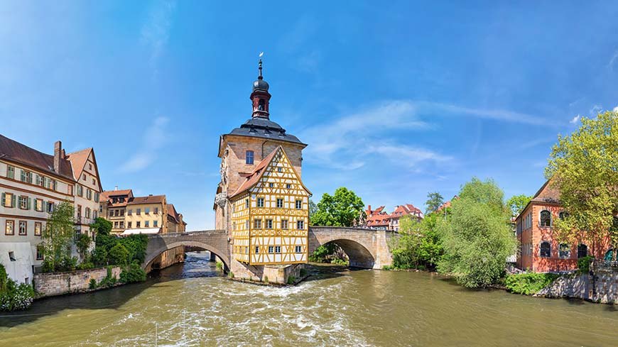 Digitale Fachkräfte braucht man auch in der fränkischen Provinz. Wie kann man ihnen Bamberg, Würzburg & Co. schmackhaft machen?