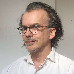 Stephan Porombka ist Professor für Texttheorie und Textgestaltung an der Universität der Künste Berlin.