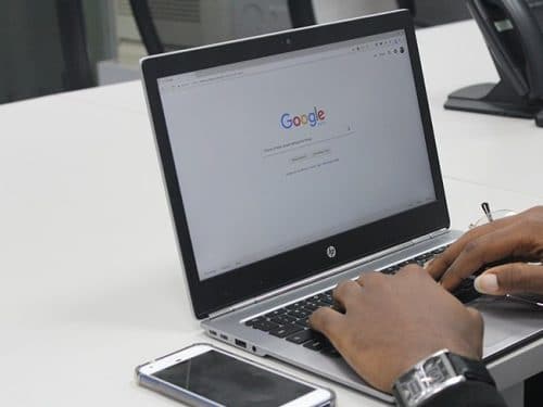 Was googeln Jobsuchende in Corona-Zeiten und wie können Unternehmen ihre Stellenanzeigen auf Google gut sichtbar platzieren?