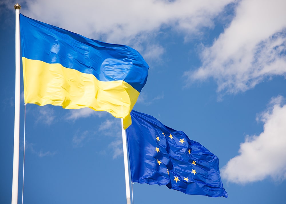 Welche rechtlichen Aspekte sollten Arbeitgeber kennen, damit sie aus der Ukraine geflüchtete Personen möglichst schnell und reibungslos beschäftigen können?