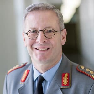 Generalleutnant Klaus von Heimendahl, Abteilungsleiter Personal im Bundesministerium der Verteidigung
