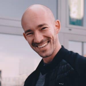 Christoph Magnussen ist CEO der New-Work-Beratung Blackboat und Co-Host des Podcasts On the Way to New Work sowie Co-Autor des gleichnamigen Buches.