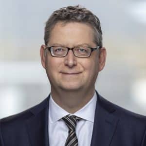 Thorsten Schäfer-Gümbel, Vorstand der GIZ und ehemaliger SPD-Politiker, spricht über Krisenmanagement, Digitalisierung und menschenzentrierte Führung.