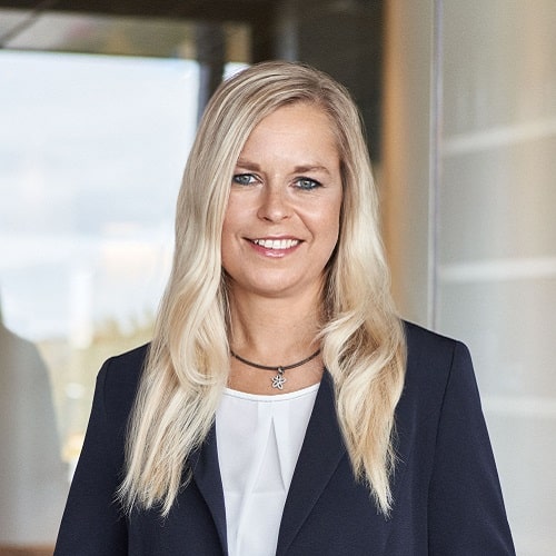 Sandra Mühlhause wird neue Chief People Officer bei Deloitte Deutschland. Sie startet im August bei der Wirtschaftsberatung und wird nach einer einmonatigen Übergabe ihre neue Rolle im September übernehmen. Mühlhause folgt in dieser Position auf Elisabeth Denison nach, die das Unternehmen auf eigenen Wunsch verlässt.