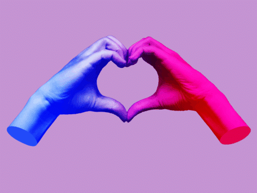 Zwei Hände formen ein Herz, eine in Blau und eine in Pink, vor einem lila Hintergrund.