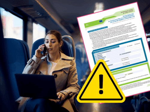 Frau mit Laptop in einem Zug, telefonierend, neben einem Dokument mit Warnsymbol.