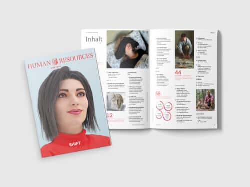 Mockup einer Zeitschrift mit dem Titel "Human Resources" und einem offenen Inhaltsverzeichnis auf grauem Hintergrund.